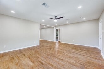 609 W Owings St in Denison, TX - Building Photo - Building Photo