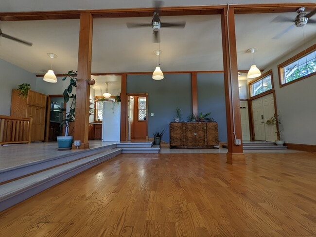 939 SE 35th Ave in Portland, OR - Building Photo - Building Photo