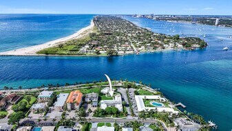 320 Inlet Way in Palm Beach Shores, FL - Building Photo