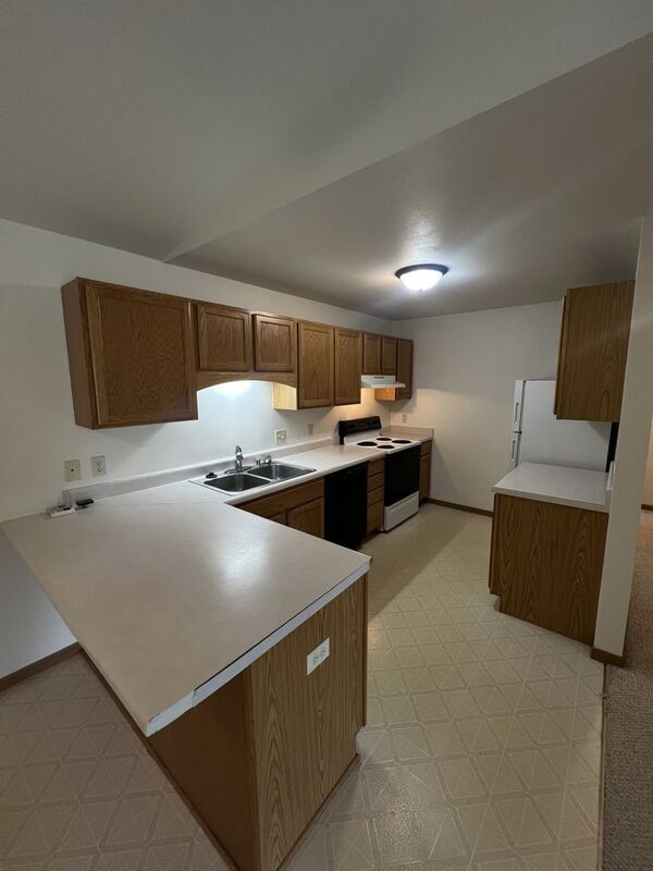 property at 700 Creek Rd