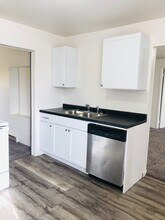 114 4th Ave NW in Minot, ND - Building Photo - Building Photo