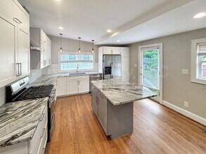 996 Rice St NW in Atlanta, GA - Building Photo - Building Photo