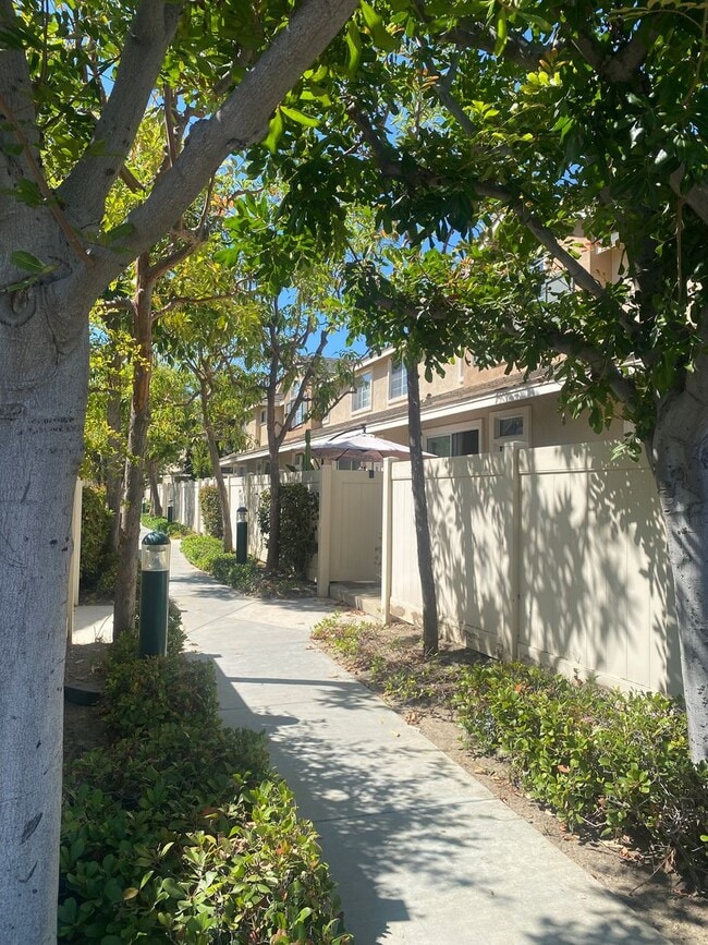 property at 926 S Boulder Pl