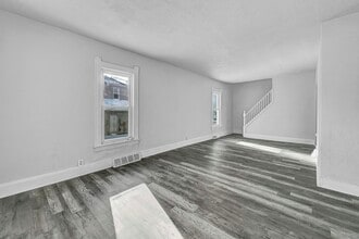 3132 Elyria Ave in Lorain, OH - Building Photo - Building Photo