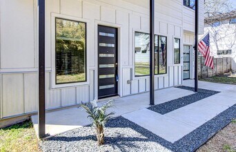 4903 Lyons Rd in Austin, TX - Building Photo - Building Photo