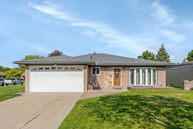 37400 Hacker Dr in Sterling Heights, MI - Building Photo - Building Photo