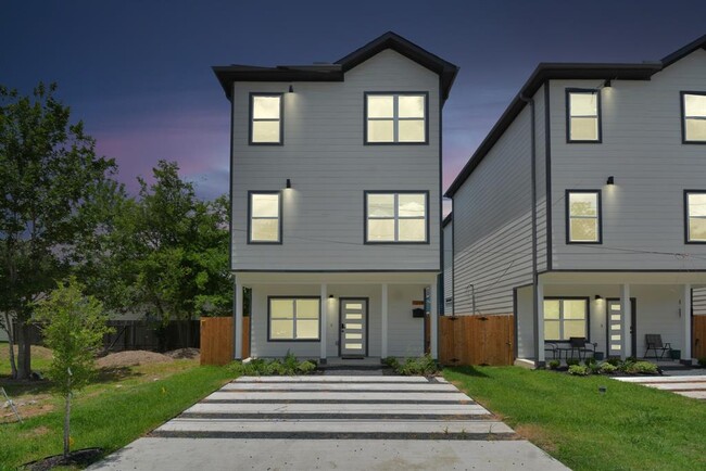 7214 La Salette St in Houston, TX - Building Photo - Building Photo