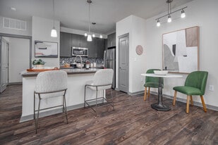 Axis Hamilton in San Antonio, TX - Building Photo