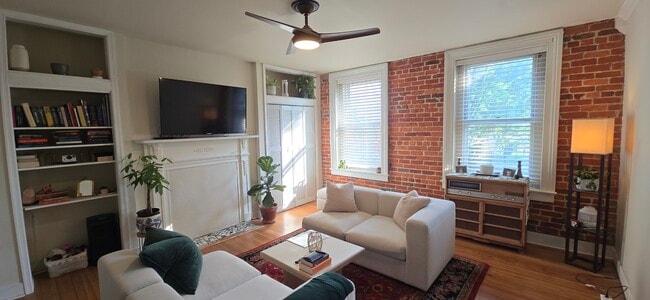 property at 209 W Clay St