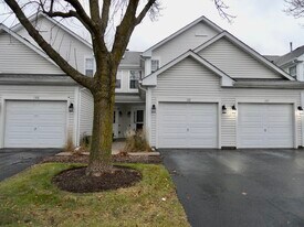 132 Harvest Gate Rd in Lake In The Hills, IL - Building Photo