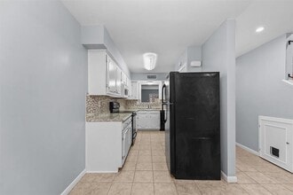 5237 Arboles Dr in Houston, TX - Building Photo - Building Photo