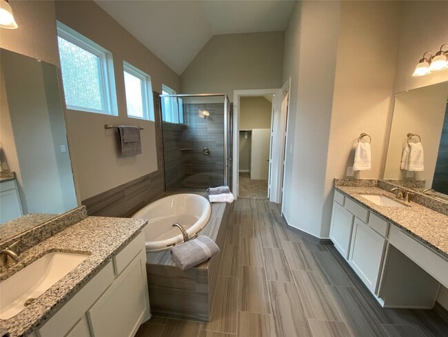 property at 7414 Evelyn Grv Dr