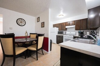 2007 N Tucker Ave in Farmington, NM - Building Photo - Building Photo