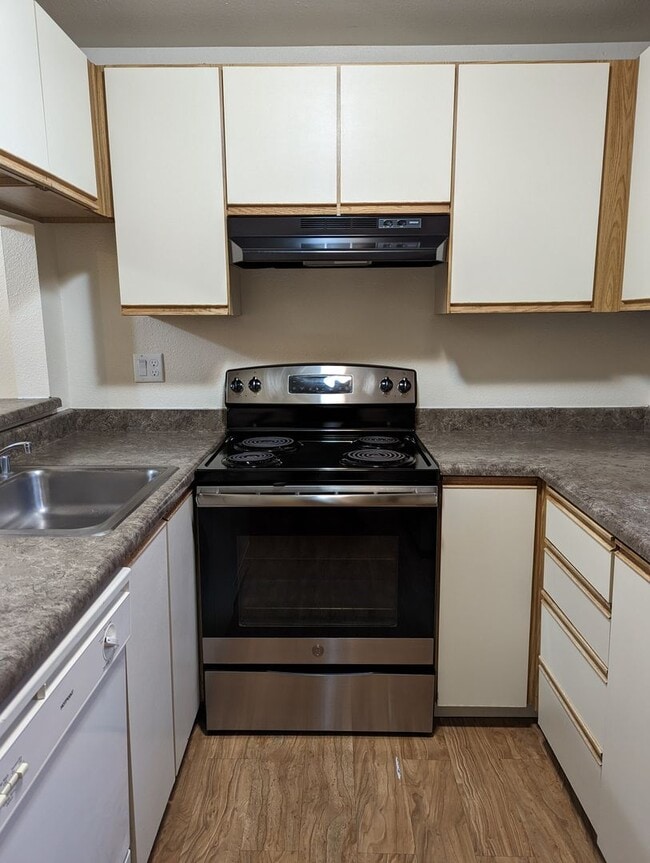 Jackson Greens in Seattle, WA - Building Photo - Interior Photo