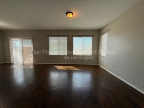 7238 S 42nd Ln in Phoenix, AZ - Building Photo - Building Photo