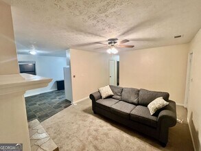 3 Log Ct in Newnan, GA - Building Photo - Building Photo