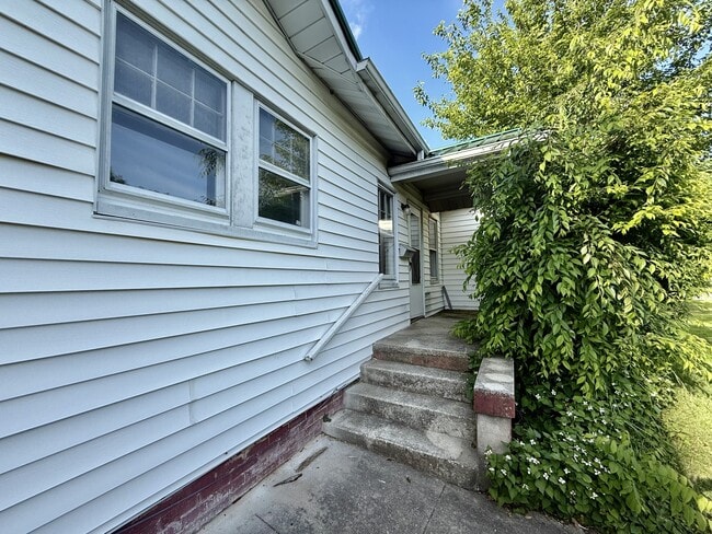 313 W Allen St in Hendersonville, NC - Building Photo - Building Photo