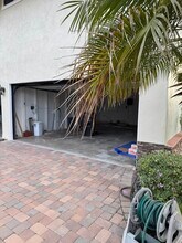 302 Portland Cir in Huntington Beach, CA - Building Photo - Building Photo