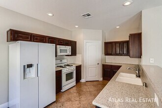 5091 Moose Falls Dr in Las Vegas, NV - Foto de edificio - Building Photo