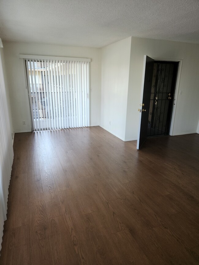 4888 Pinafore St in Los Angeles, CA - Building Photo - Building Photo