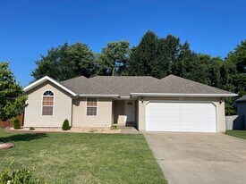 1583 S Burks Ave in Springfield, MO - Building Photo