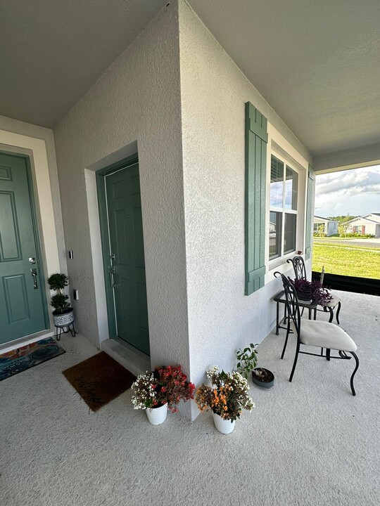 819 Kapi Dr, Unit Apartment in Groveland, FL - Foto de edificio