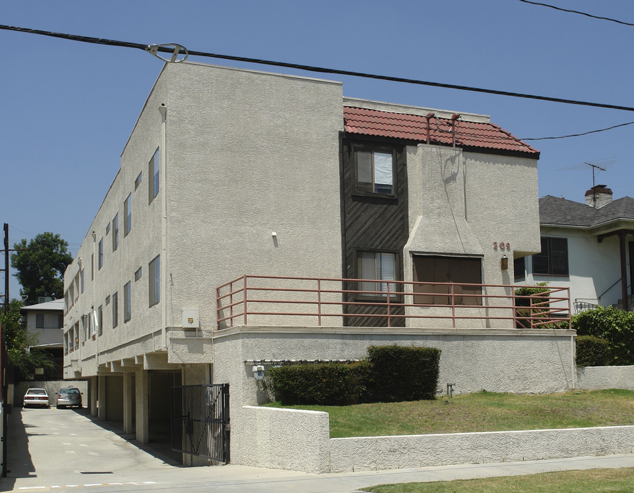 209 W Grand Ave in Alhambra, CA - Building Photo