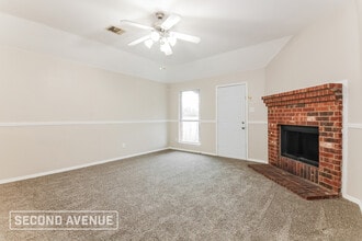 3824 Clay Mathis Rd in Mesquite, TX - Foto de edificio - Building Photo