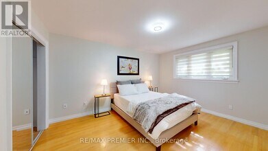 114 Tandridge Crescent in Toronto, ON - Building Photo - Building Photo