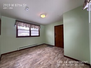 2919 W 87th St in Bloomington, MN - Foto de edificio - Building Photo