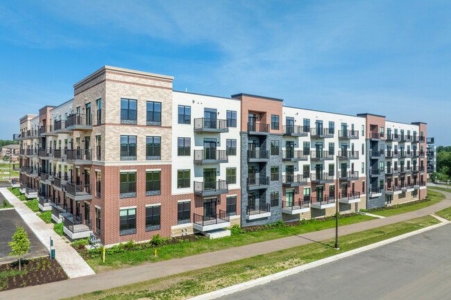 The Juniper in Fitchburg, WI - Building Photo - Building Photo