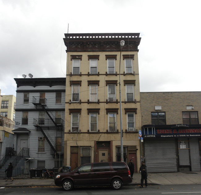 887 Bedford Ave in Brooklyn, NY - Building Photo - Building Photo