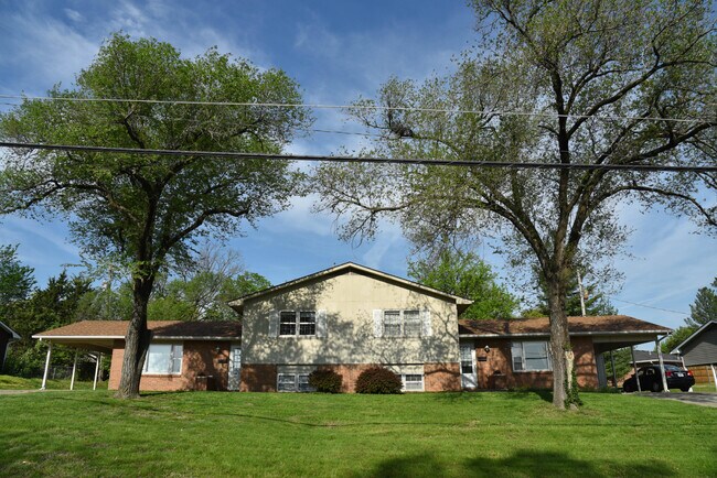 1409 Mills Dr in Columbia, MO - Building Photo - Building Photo