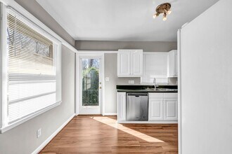 1870 Windemere Dr NE in Atlanta, GA - Building Photo - Building Photo