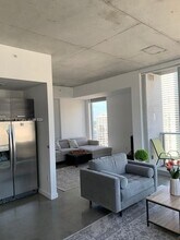 151 SE 1st St in Miami, FL - Building Photo - Building Photo