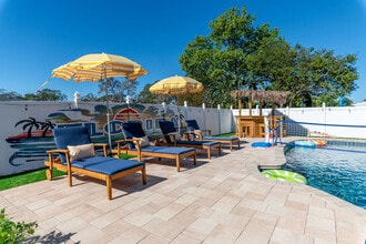 9414 Laura Anne Dr in Seminole, FL - Building Photo - Building Photo