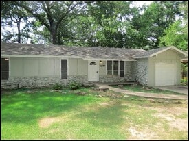 1020 Towering Oaks Dr in Jacksonville, AR - Building Photo