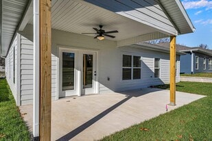 672 S Mission Ave in Springfield, MO - Building Photo