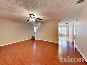 914 Cape Cod Cir in Valrico, FL - Building Photo - Building Photo