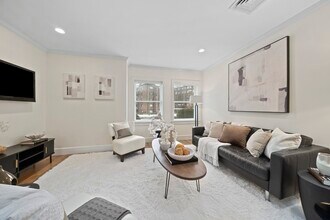 321 Hammond Pond Pkwy in Newton, MA - Building Photo - Building Photo