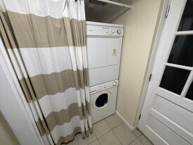 7 Ellery St, Unit 2 in Gloucester, MA - Building Photo