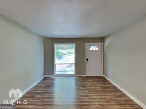 502 Fairlane Cir NW in Atlanta, GA - Building Photo - Building Photo