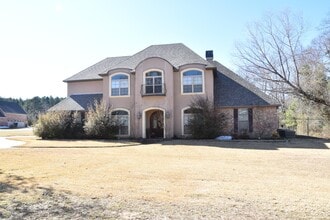 7871 Oak Creek Trl in Shreveport, LA - Building Photo - Building Photo