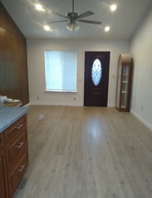 5903 Moss Creek Cir in Fair Oaks, CA - Foto de edificio - Building Photo