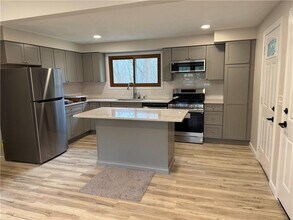 4 Apple Orchard Ln in Smithfield, RI - Building Photo - Building Photo