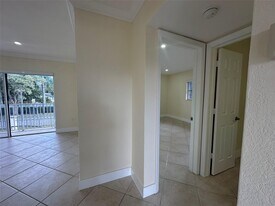 8475 SW 94th St in Miami, FL - Building Photo
