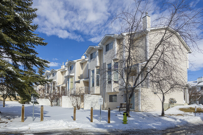 307 Hawkstone NW in Calgary, AB - Building Photo - Building Photo