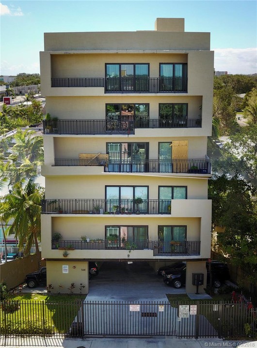 Allegro Life in Miami, FL - Building Photo