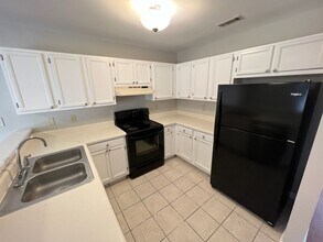 603 Gatehouse Ln in Durham, NC - Building Photo - Building Photo