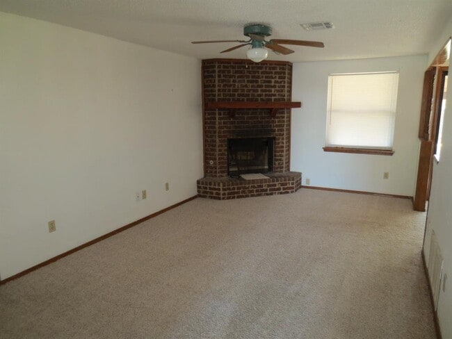 8421 Bigwood Dr in Oklahoma City, OK - Building Photo - Building Photo